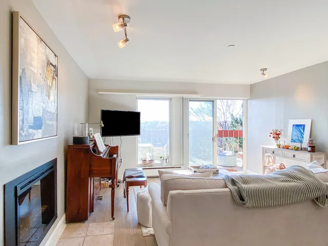 $2,500 | 601 North Segoe Road, Unit 404, Madison, WI 53705