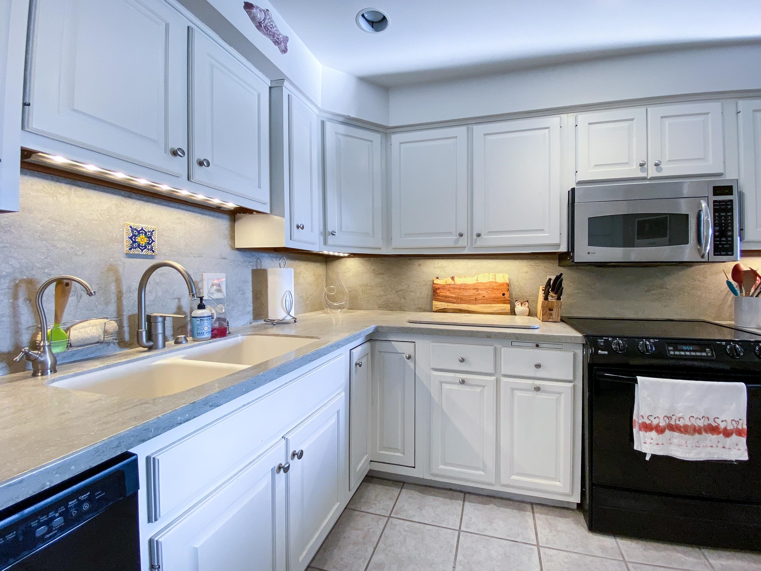 601 North Segoe Road, Unit 404 Madison, WI 53705 - Photo 10 of 45