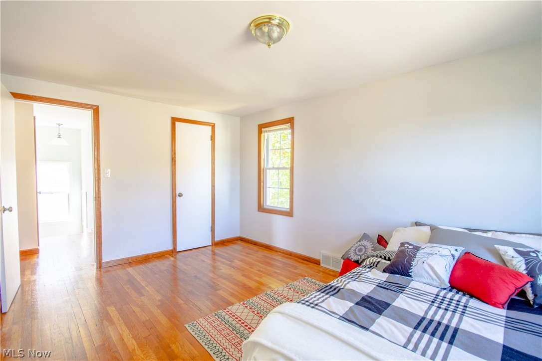 1609 Fairfax Road Akron, OH 44313 - Photo 20 of 35 Closet space and plenty of windows to let in natural light.