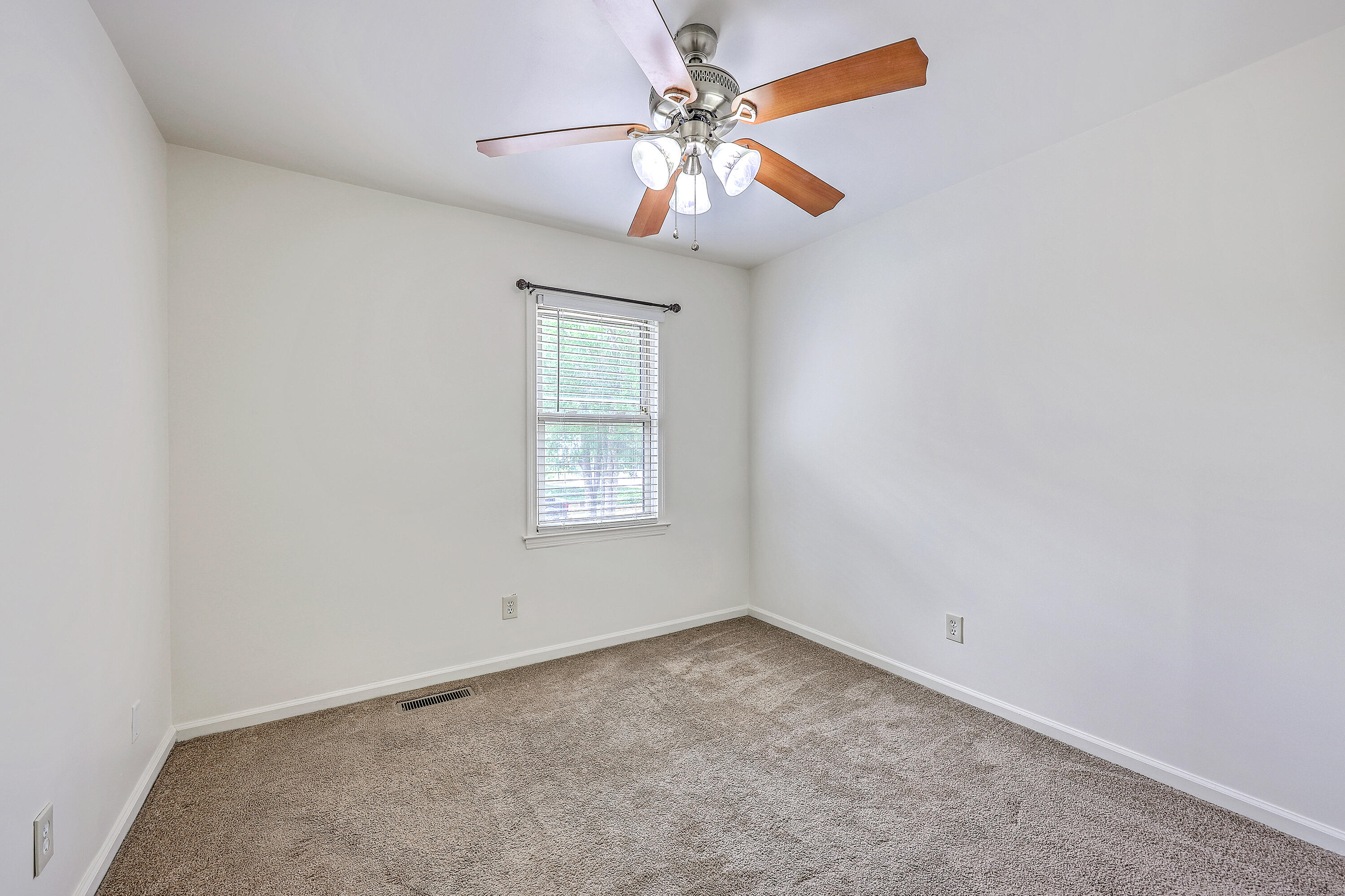 302 Springview Lane, Unit 10 Summerville, SC 29485 - Photo 22 of 30 ZYN_0706_07_08_09_10_11_12