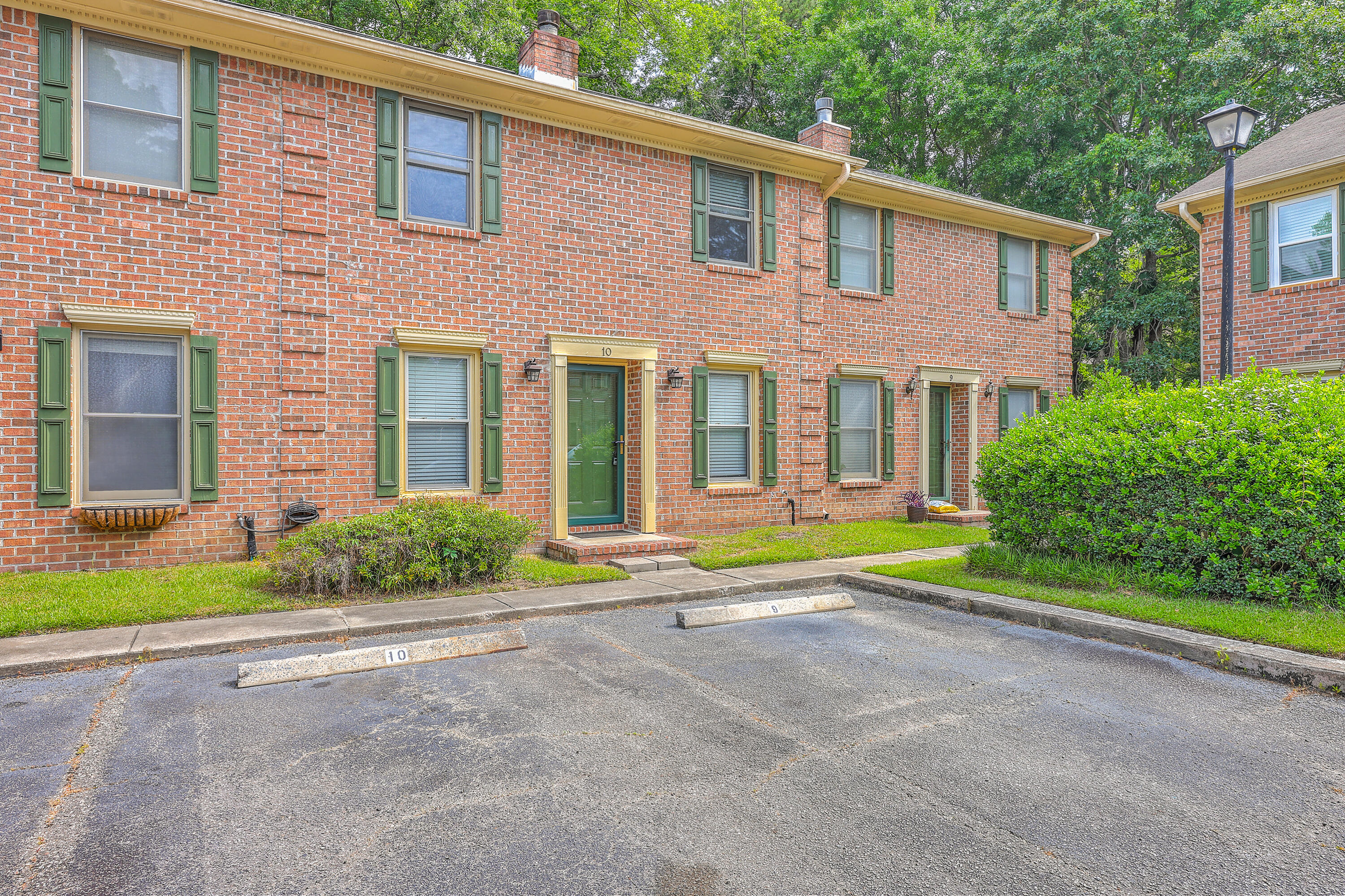 302 Springview Lane, Unit 10 Summerville, SC 29485 - Photo 28 of 30 ZYN_0580_1_2_3_4_5_6