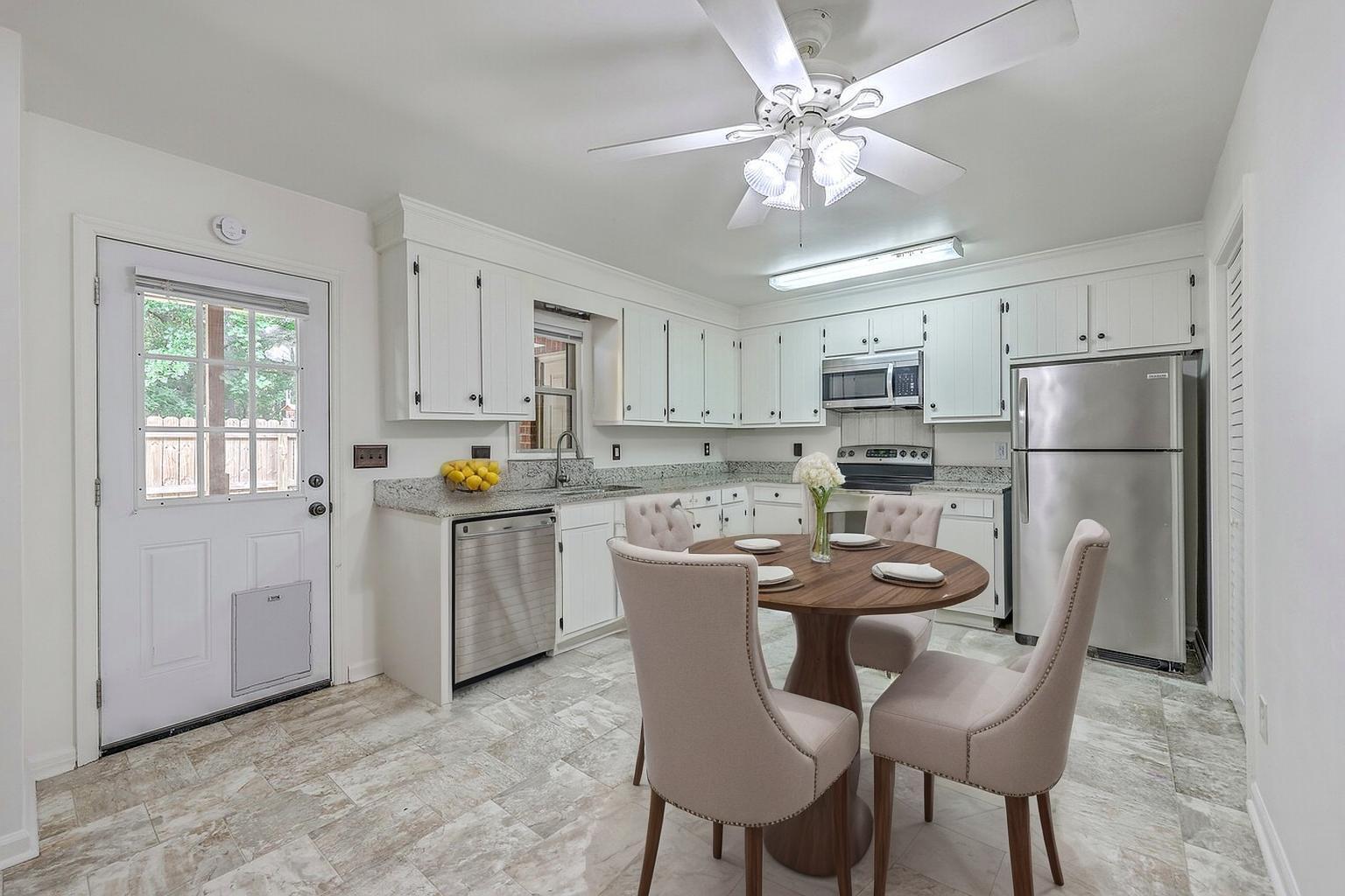 302 Springview Lane, Unit 10 Summerville, SC 29485 - Photo 5 of 30 springview kitchen virtual