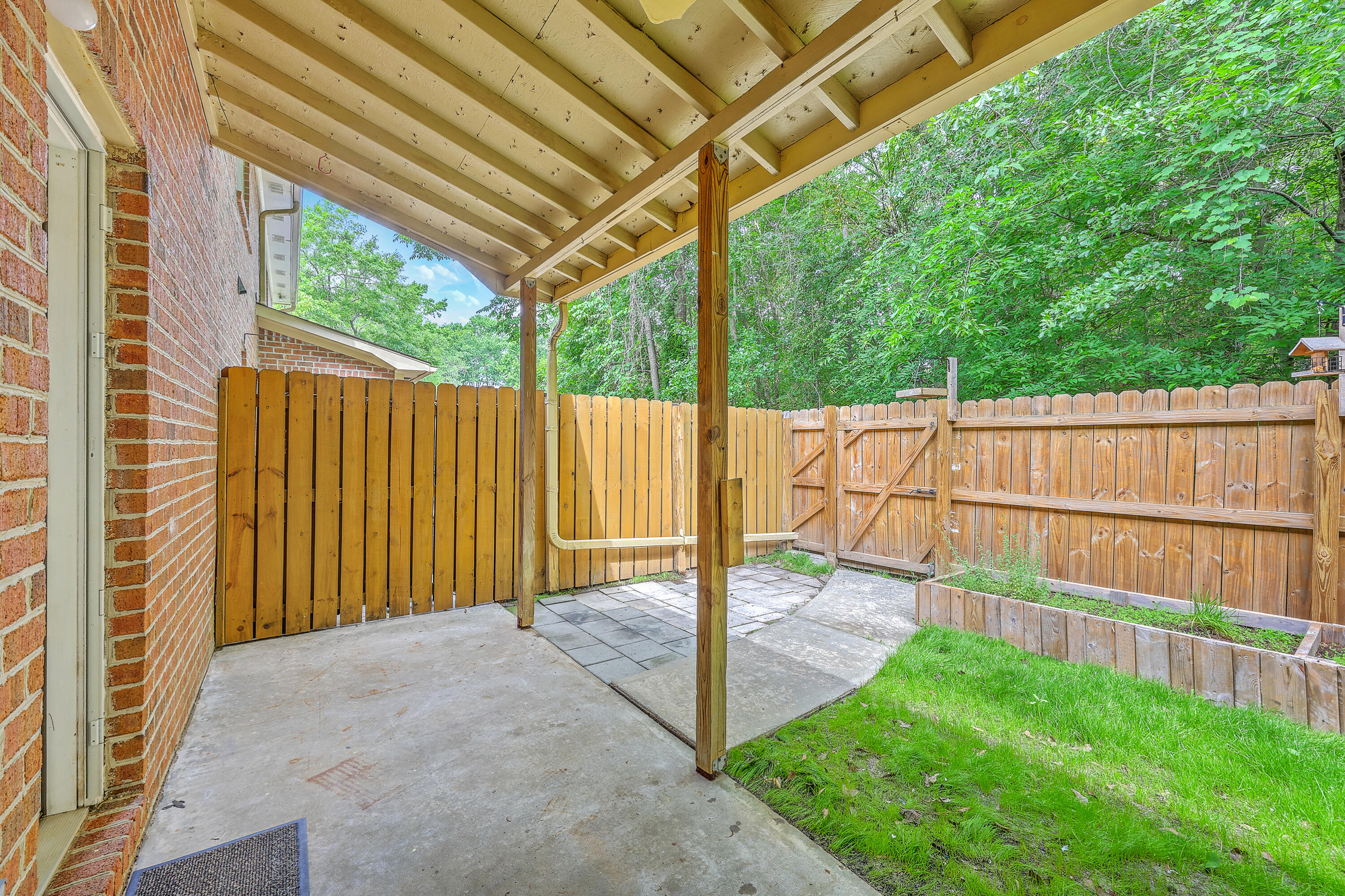 302 Springview Lane, Unit 10 Summerville, SC 29485 - Photo 6 of 30 ZYN_0727_28_29_30_31_32_33