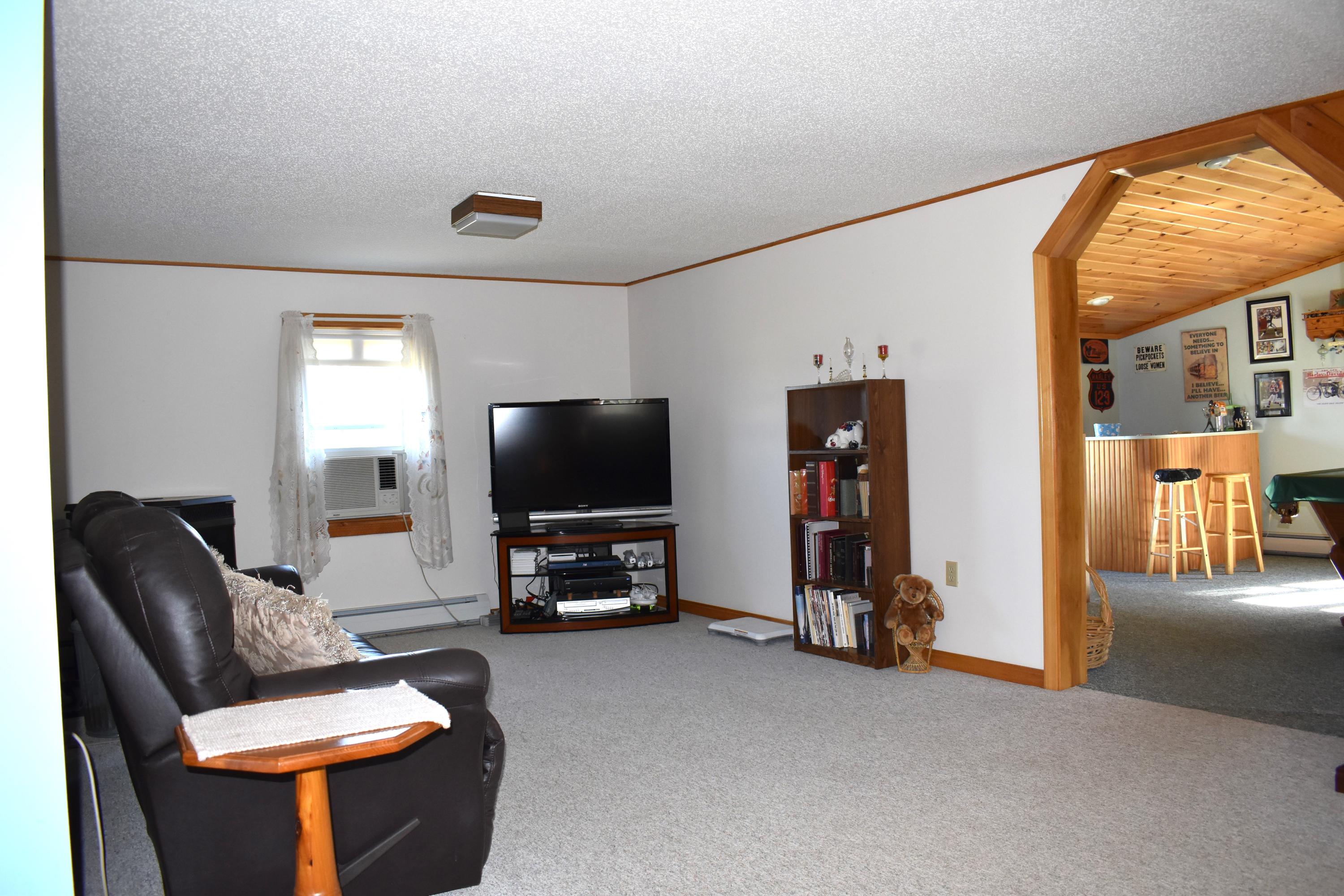 489 Webb Road Pittsfield, ME 04967 - Photo 18 of 55 LR 2