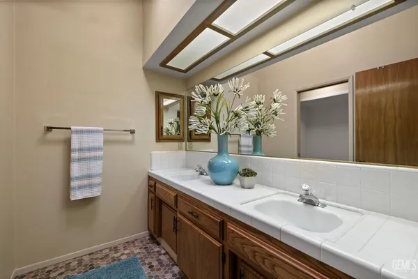 $519,500 | Undisclosed Address, Bakersfield, CA 93311