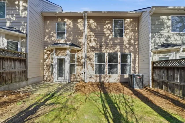 $2,100 | 331 Oakview Way, Canton, GA 30114