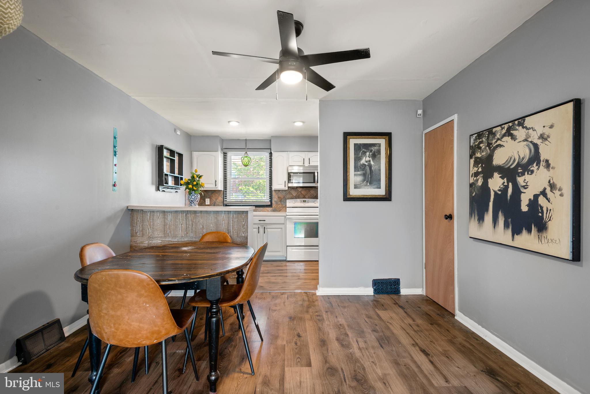 8601 Jackson Street Philadelphia, PA 19136 - Photo 7 of 33 a dining room with furniture and window