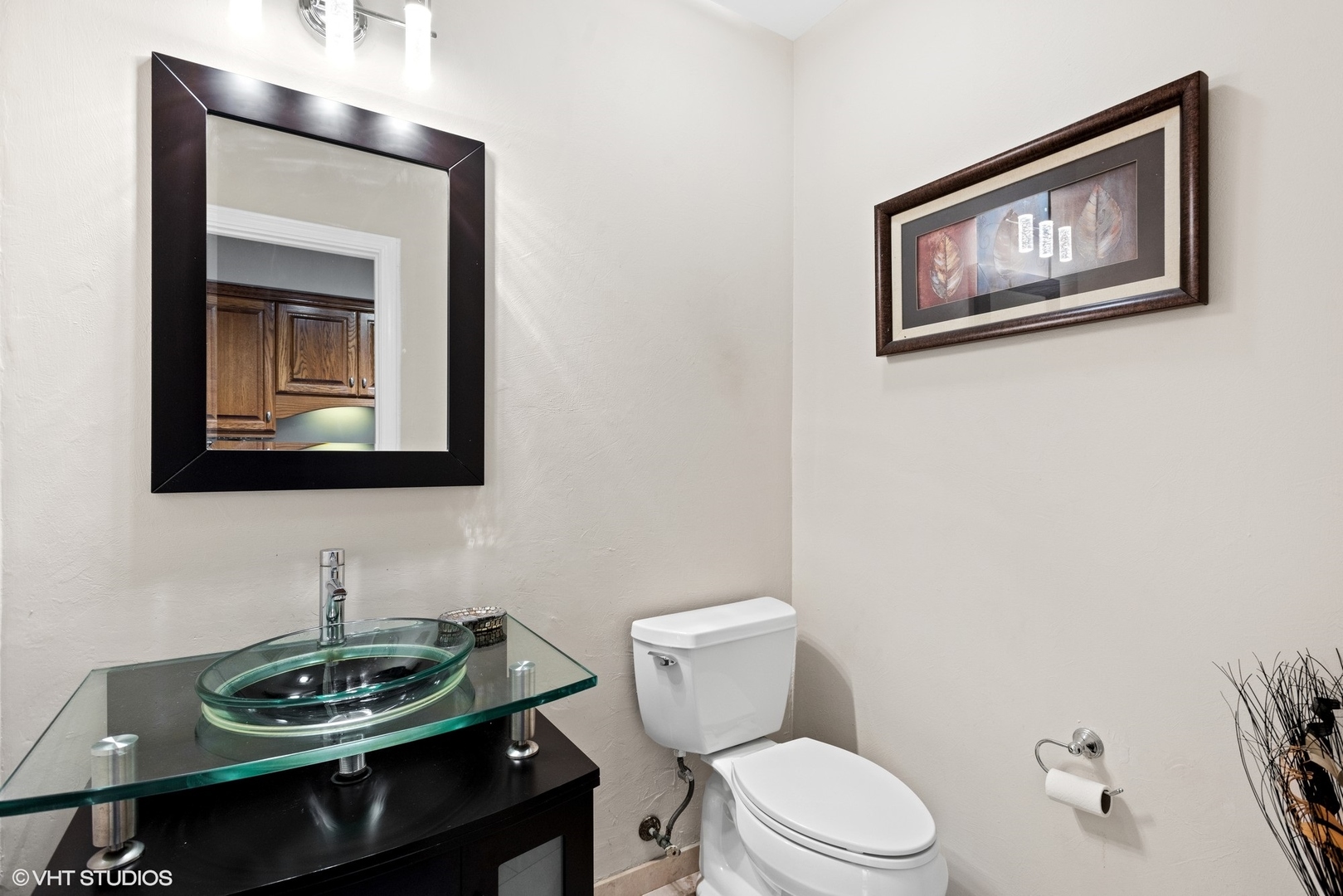 601 Partridge Drive West Chicago, IL 60185 - Photo 18 of 39 a bathroom with a toilet a sink and mirror