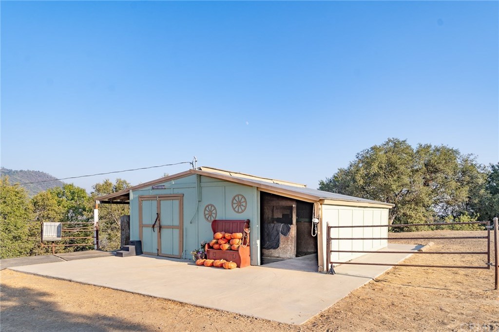 4536 Buckingham Mountain Road Mariposa, CA 95338 - Photo 4 of 70