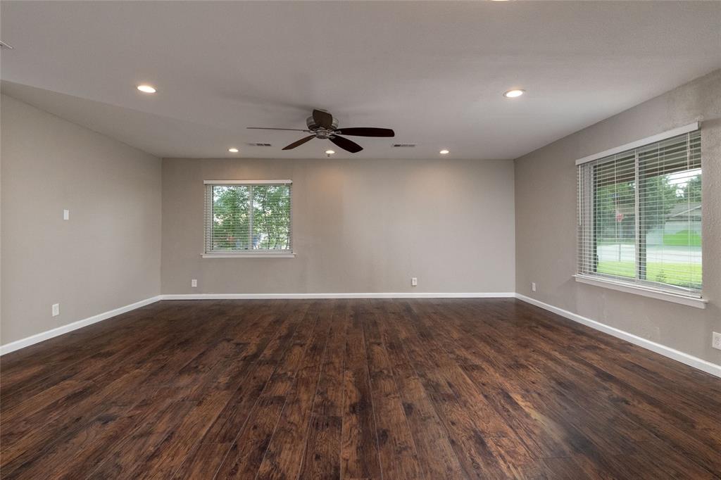 702 Commerce Street Euless, TX 76040 - Photo 8 of 36