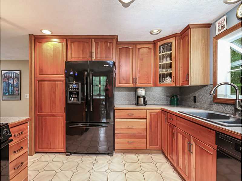 74 Charles Harpin Road Scituate, RI 02825 - Photo 9 of 25 Kitchen.