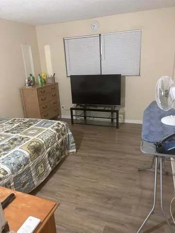 $1,400 | 1875 40th Avenue, Unit 4, Vero Beach, FL 32960