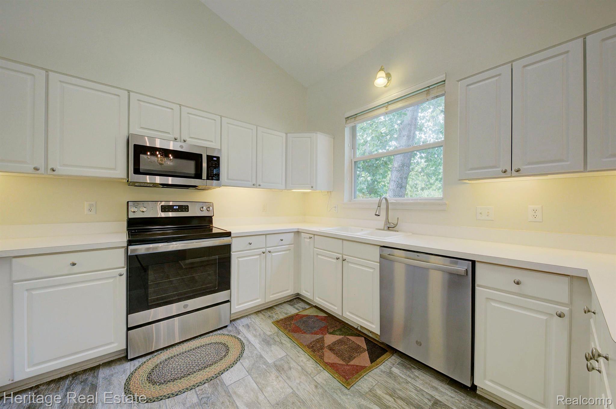 117 Eagle Ridge Road Lake Orion, MI 48360 - Photo 16 of 61