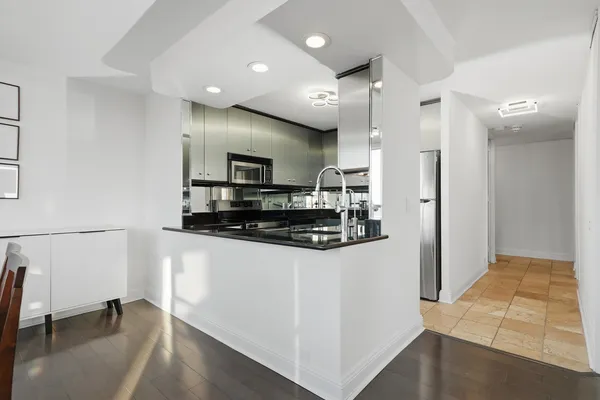$4,000 | 405 North Wabash Avenue, Unit 3803, Chicago, IL 60611