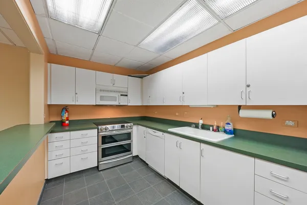 $4,000 | 405 North Wabash Avenue, Unit 3803, Chicago, IL 60611