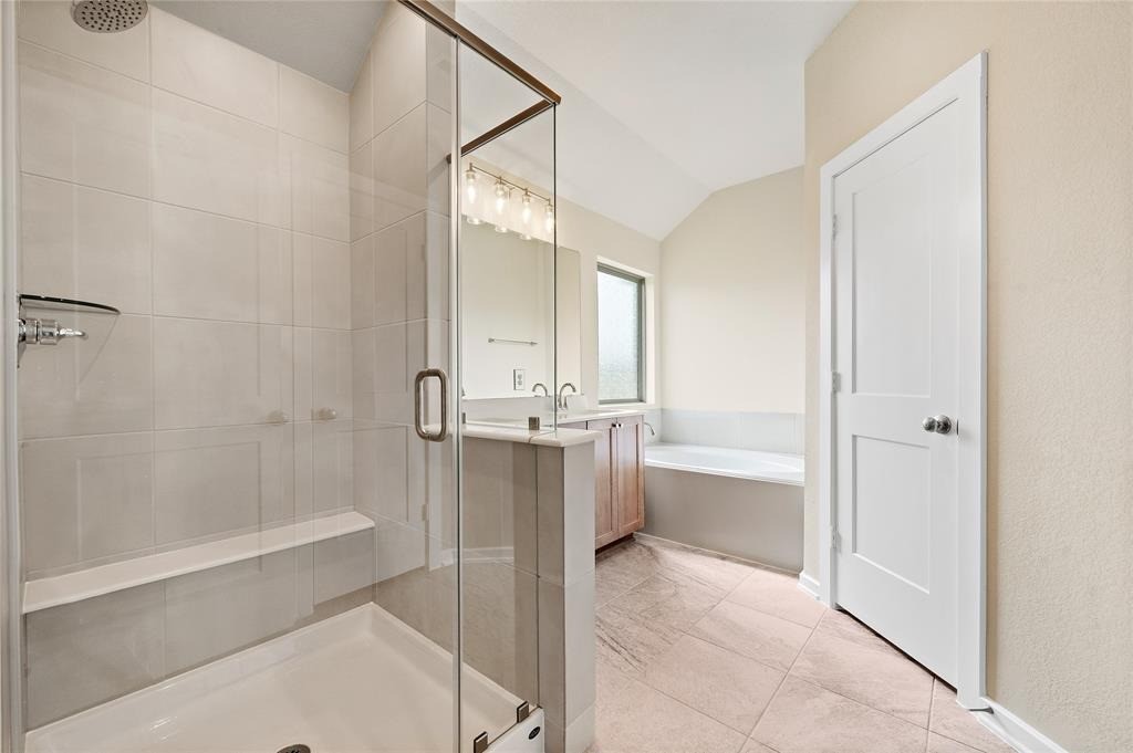 29202 Everett Ridge Lane Fulshear, TX 77441 - Photo 13 of 21 Primary Bathroom