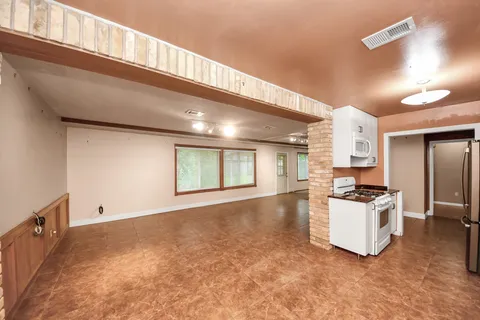 $390,000 | 10318 Knoboak Drive, Houston, TX 77043