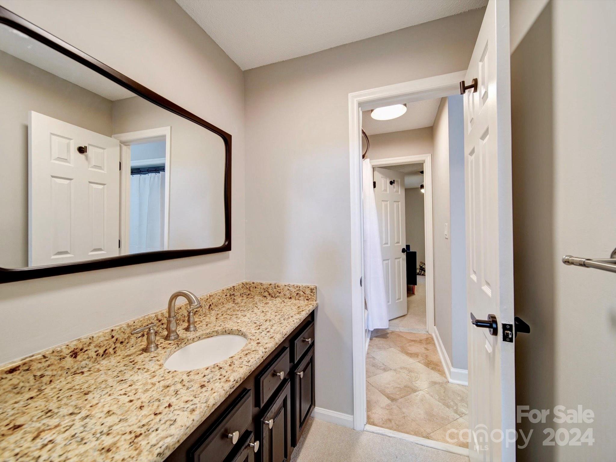 308 Queens Road, Unit 21 Charlotte, NC 28204 - Photo 21 of 39 Gallery Image 21