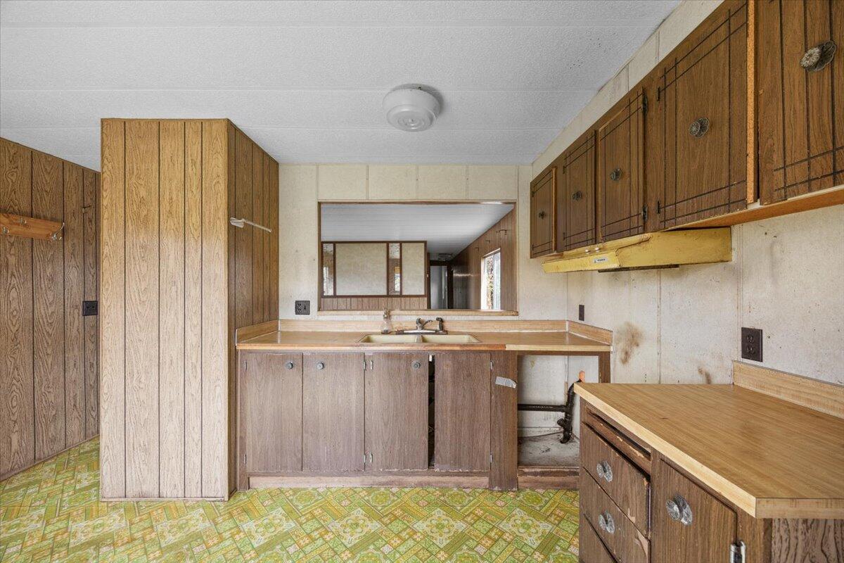 829 West Harbeck Road Grants Pass, OR 97527 - Photo 36 of 36 36-2nd Home_ Kitchen