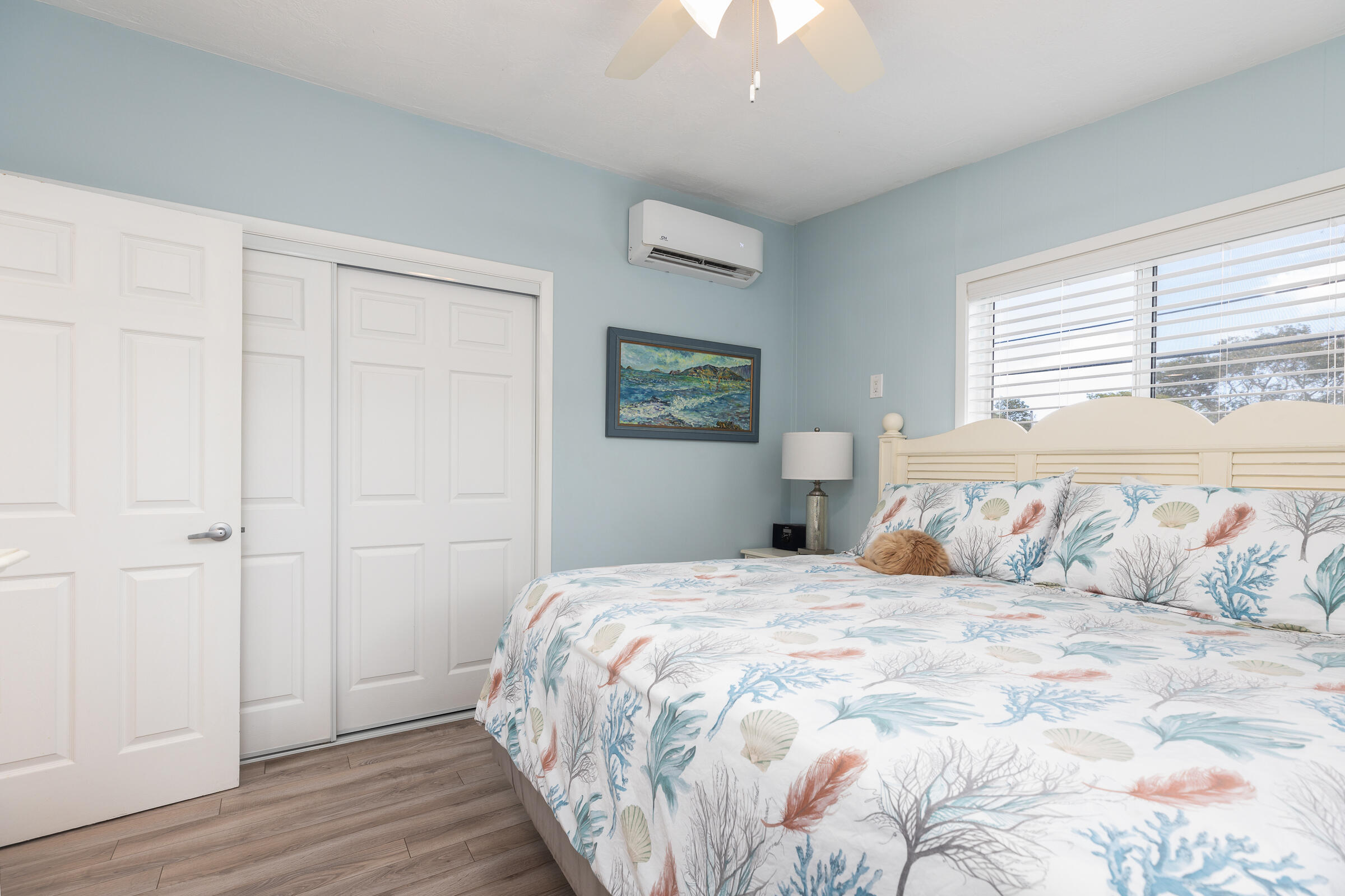 39 Lake Shore Drive Key Largo, FL 33037 - Photo 17 of 47 a bedroom with a bed and a window