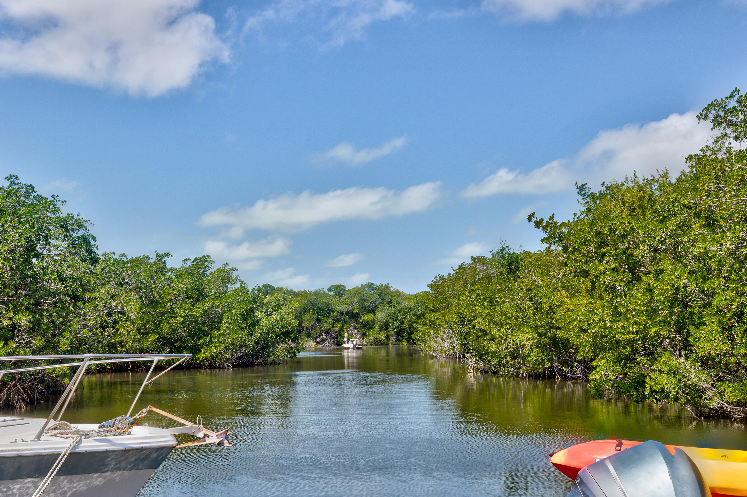 39 Lake Shore Drive Key Largo, FL 33037 - Photo 43 of 47 a view of a lake with houses in the back