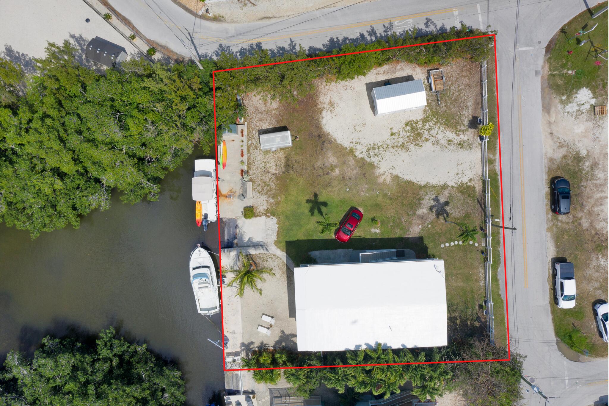 39 Lake Shore Drive Key Largo, FL 33037 - Photo 44 of 47 an aerial view of a house
