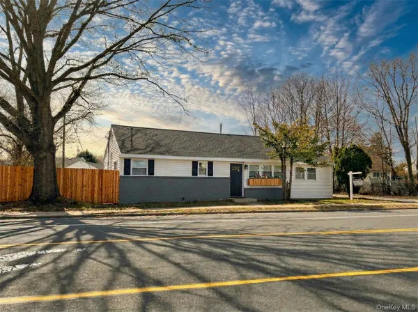 $549,990 | 3323 Great Neck Road, Amityville, NY 11701