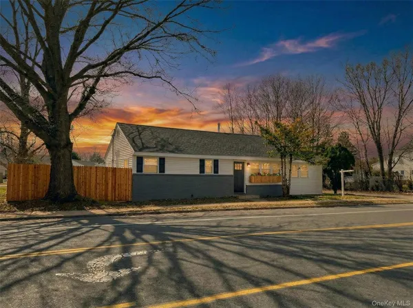 $549,990 | 3323 Great Neck Road, Amityville, NY 11701