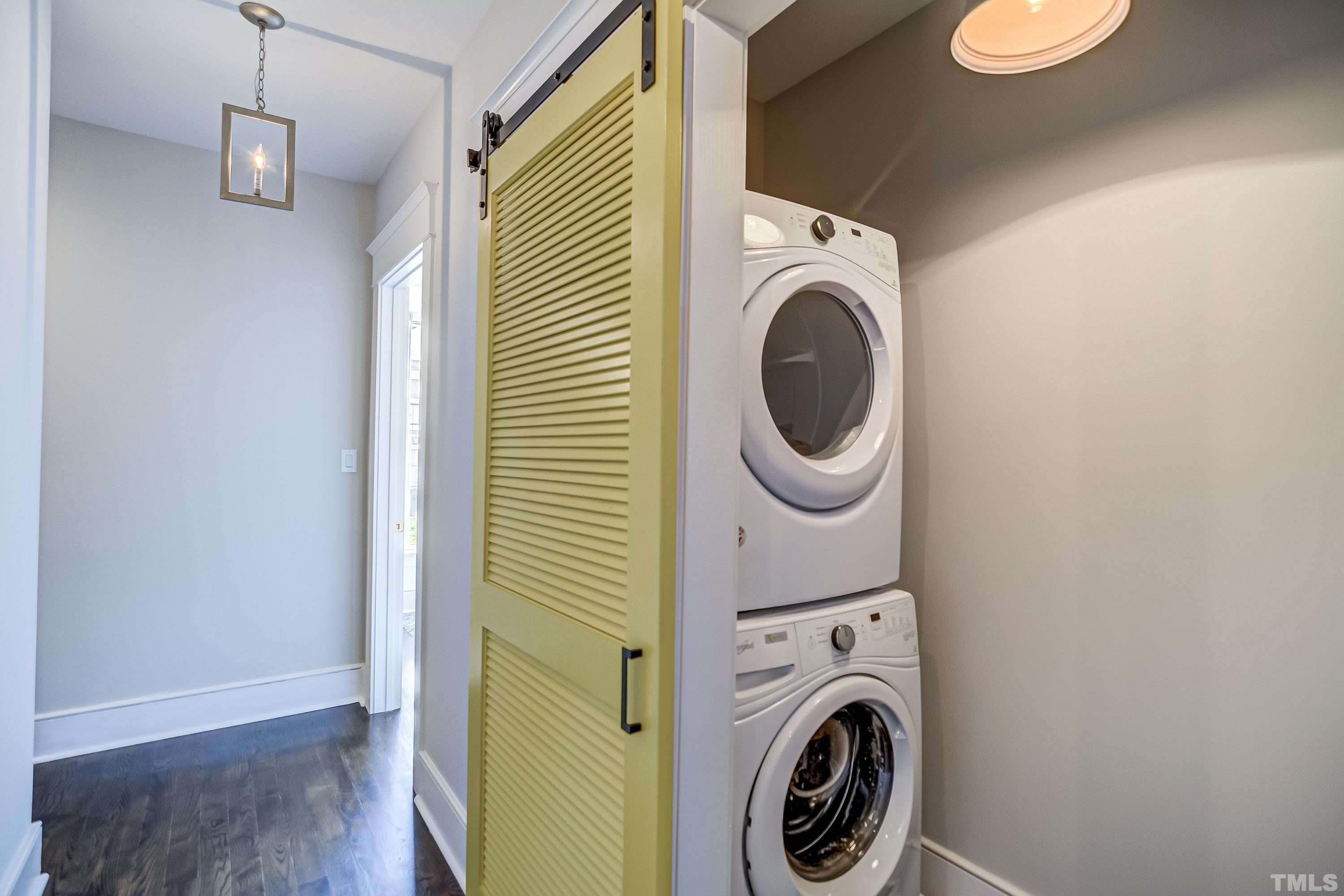 118 South East Street Raleigh, NC 27601 - Photo 26 of 40 a utility room with dryer and washer