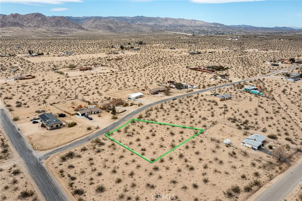 0 4th Street South Joshua Tree, CA 92252 - Photo 4 of 16 a view of sky view