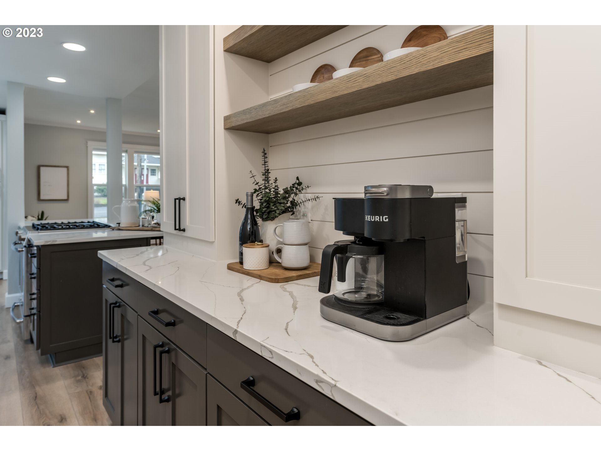 8951 South Schneider Road Canby, OR 97013 - Photo 14 of 39 a kitchen with a sink and cabinets