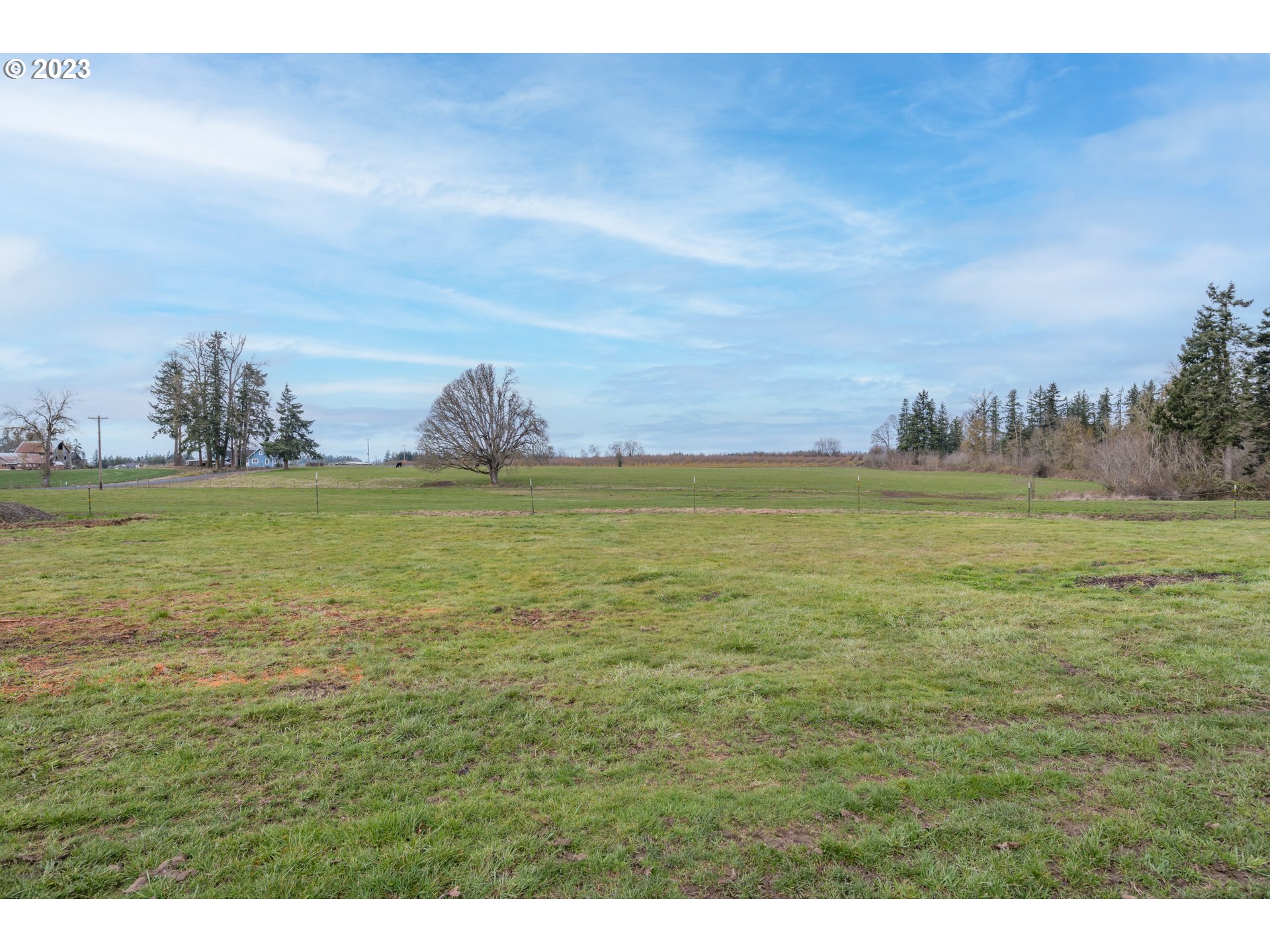 8951 South Schneider Road Canby, OR 97013 - Photo 32 of 39 a view of an ocean and beach