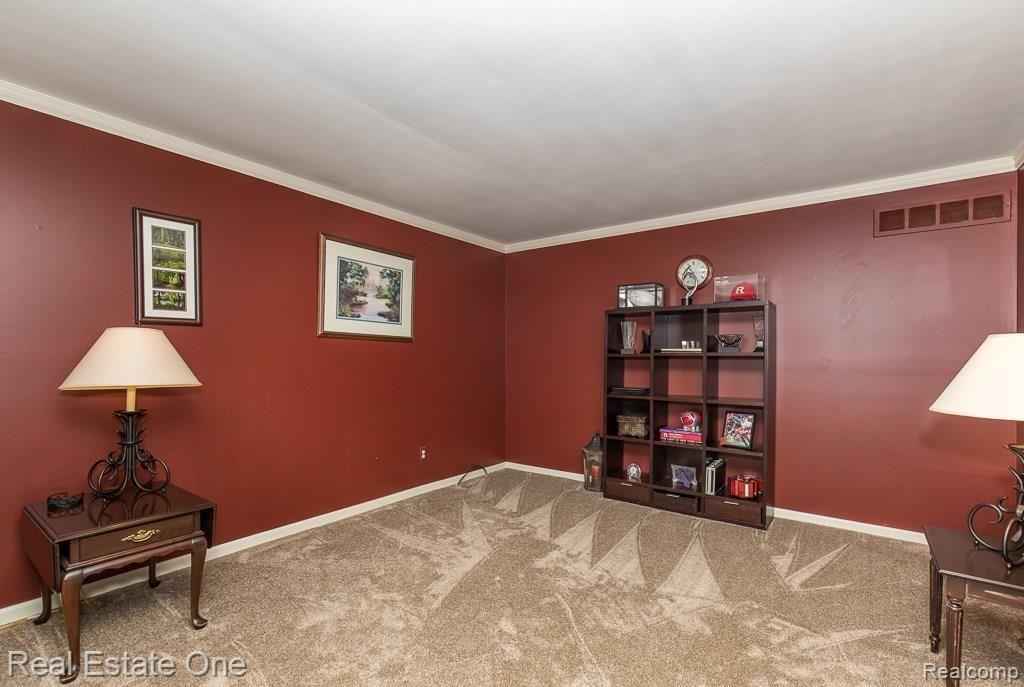 2425 Rancroft Beat Rochester Hills, MI 48306 - Photo 10 of 32