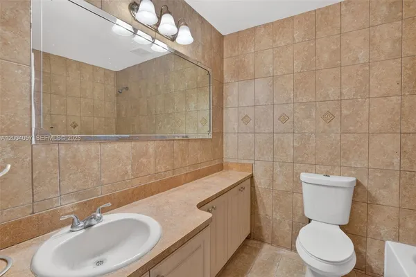 $299,900 | 2276 West 56th Street, Unit 109, Hialeah, FL 33016