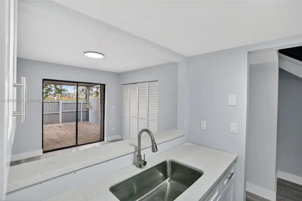 $299,900 | 2276 West 56th Street, Unit 109, Hialeah, FL 33016