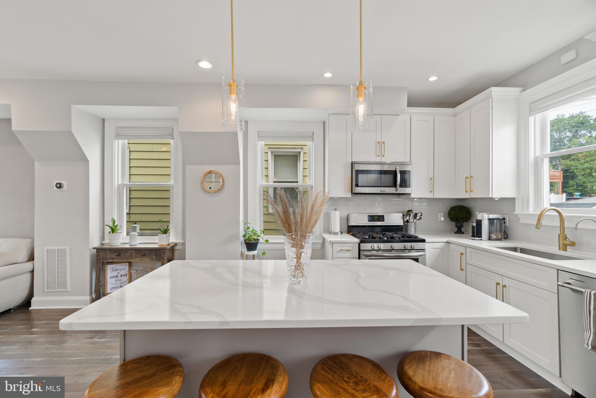 725 Roxboro Place Northwest Washington, DC 20011 - Photo 12 of 27 Gallery Image 12