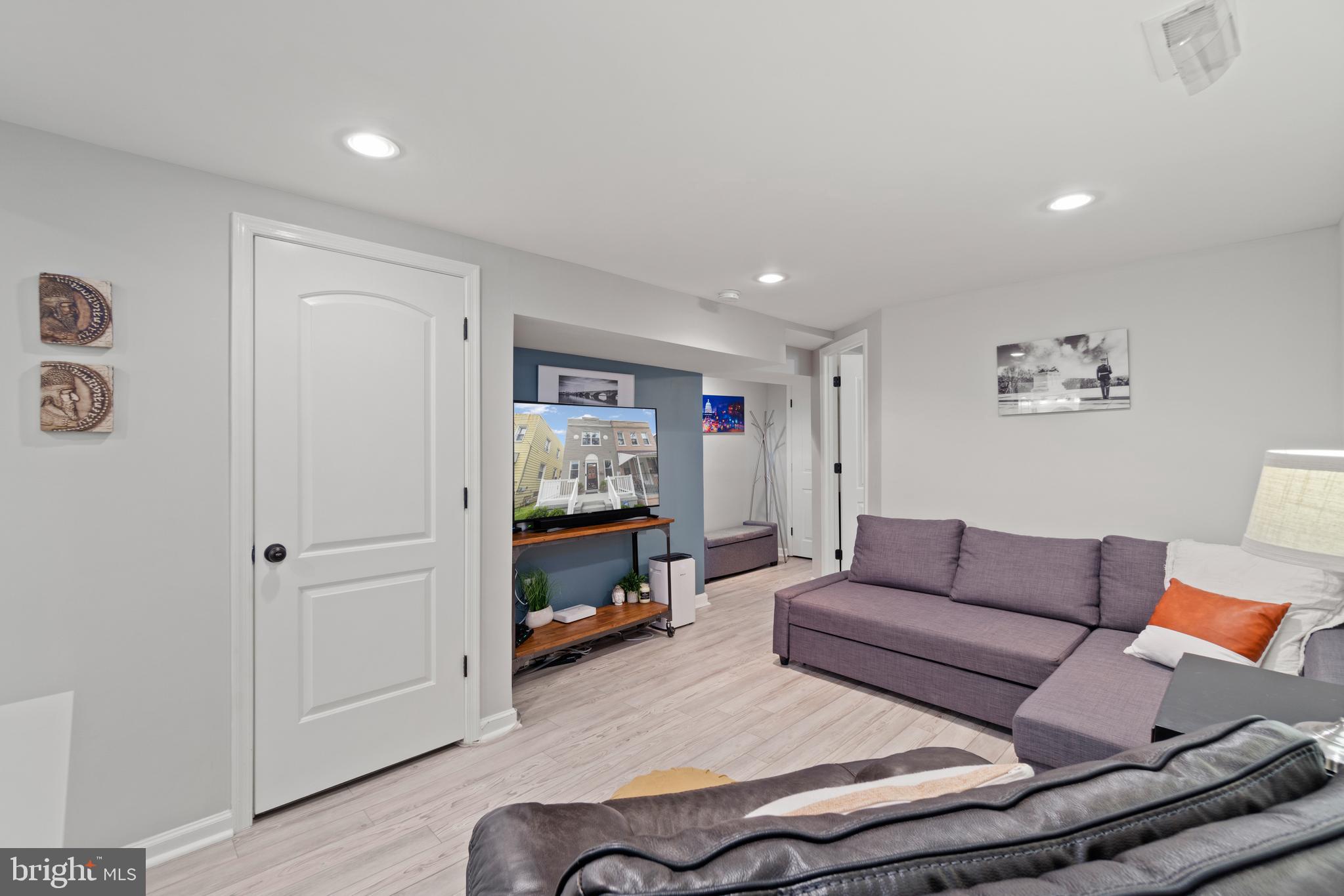 725 Roxboro Place Northwest Washington, DC 20011 - Photo 21 of 27 Gallery Image 21