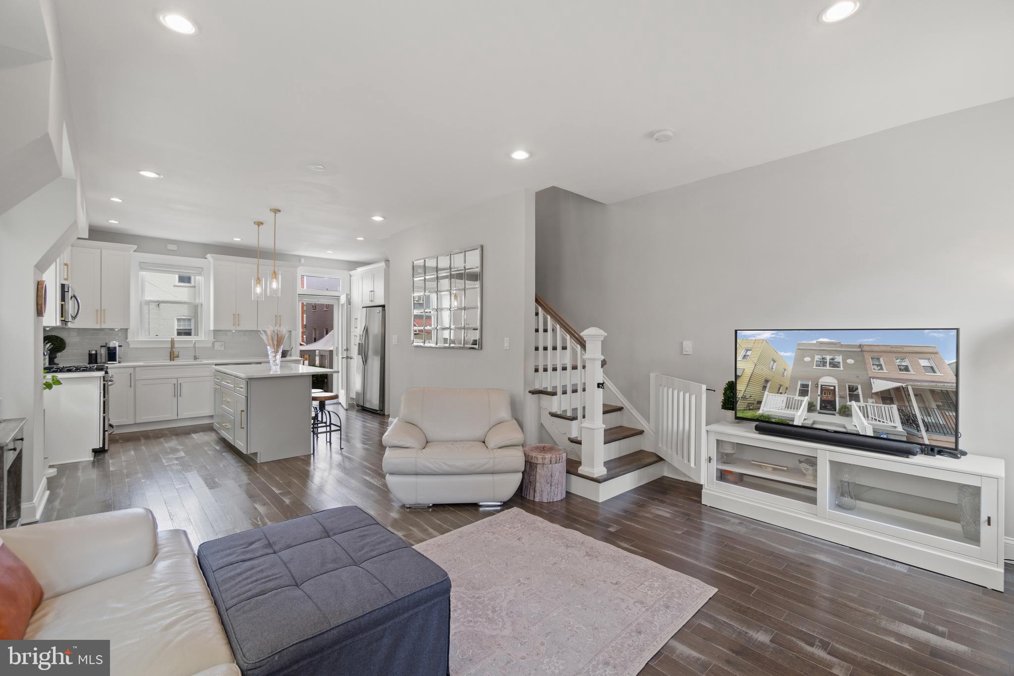 725 Roxboro Place Northwest Washington, DC 20011 - Photo 9 of 27 Gallery Image 9