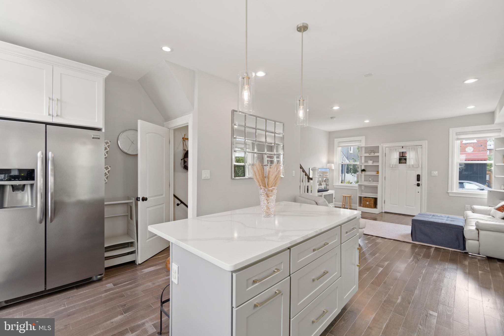 725 Roxboro Place Northwest Washington, DC 20011 - Photo 10 of 27 Gallery Image 10