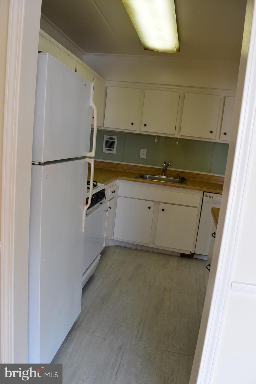 2622 Fort Farnsworth Road, Unit 216 Alexandria, VA 22303 - Photo 26 of 54 Gallery Image 26
