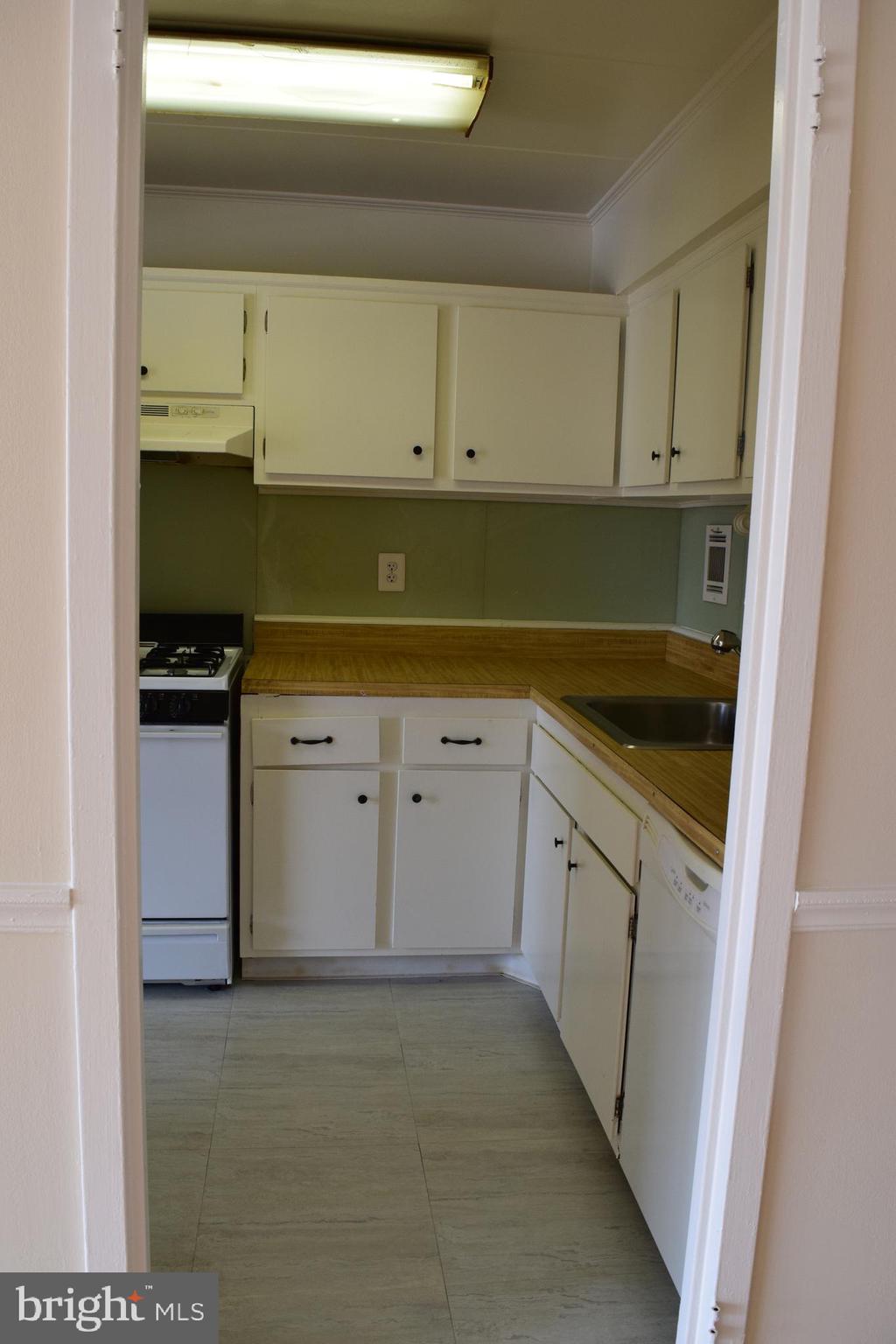 2622 Fort Farnsworth Road, Unit 216 Alexandria, VA 22303 - Photo 27 of 54 Gallery Image 27