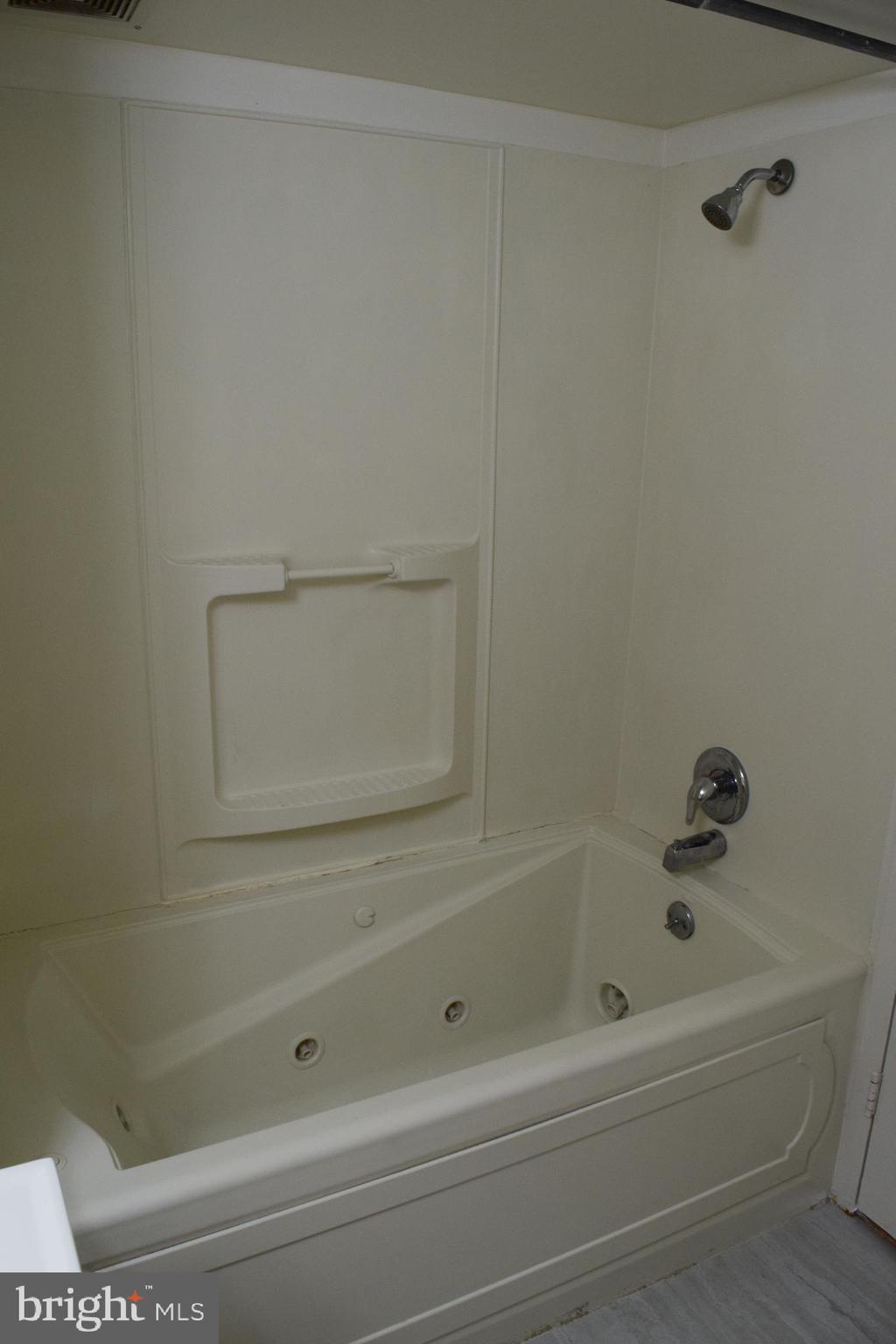 2622 Fort Farnsworth Road, Unit 216 Alexandria, VA 22303 - Photo 34 of 54 Gallery Image 34
