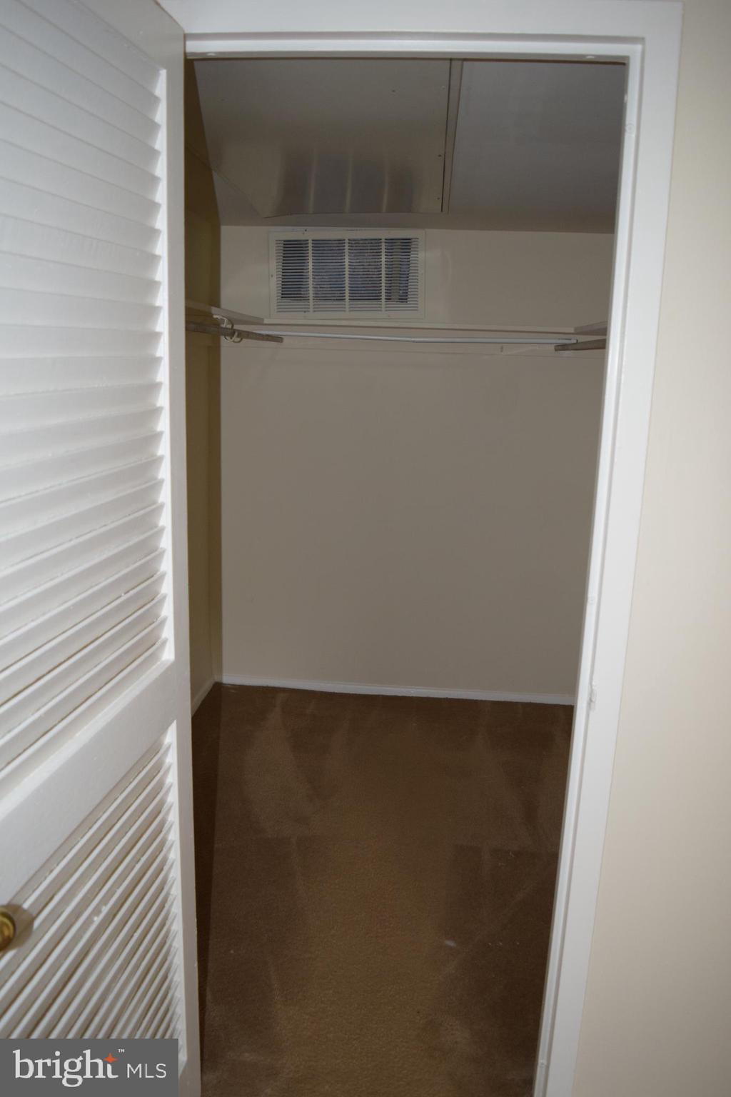 2622 Fort Farnsworth Road, Unit 216 Alexandria, VA 22303 - Photo 37 of 54 Gallery Image 37
