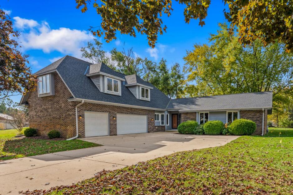 W142S7571 Freedom Avenue Muskego, WI 53150 - Photo 1 of 33 Front