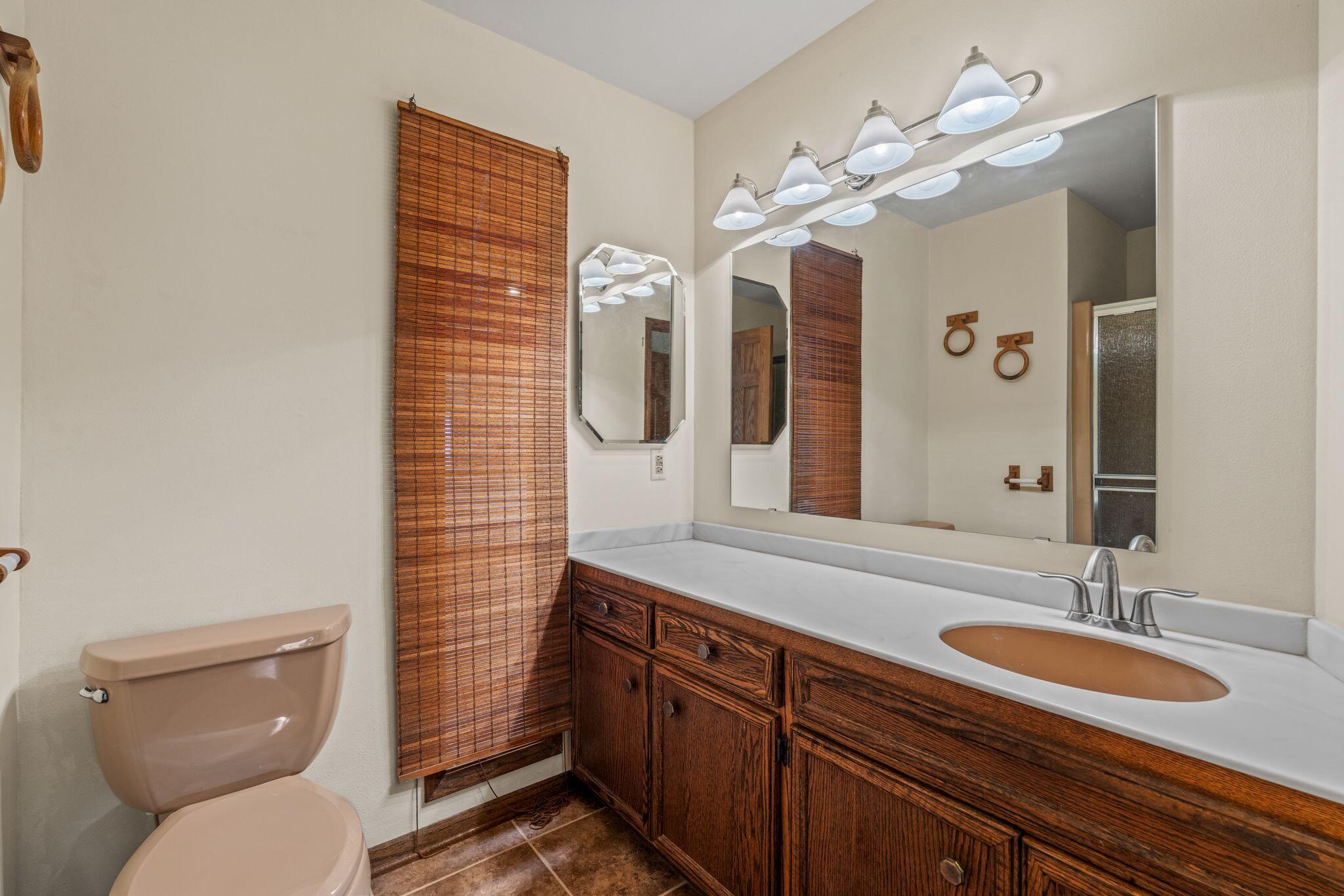 W142S7571 Freedom Avenue Muskego, WI 53150 - Photo 21 of 33 Bath 2