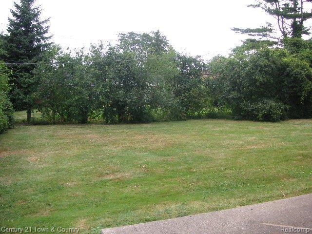 17630 Ramsgate Drive Southfield, MI 48076 - Photo 18 of 18 Back Yard