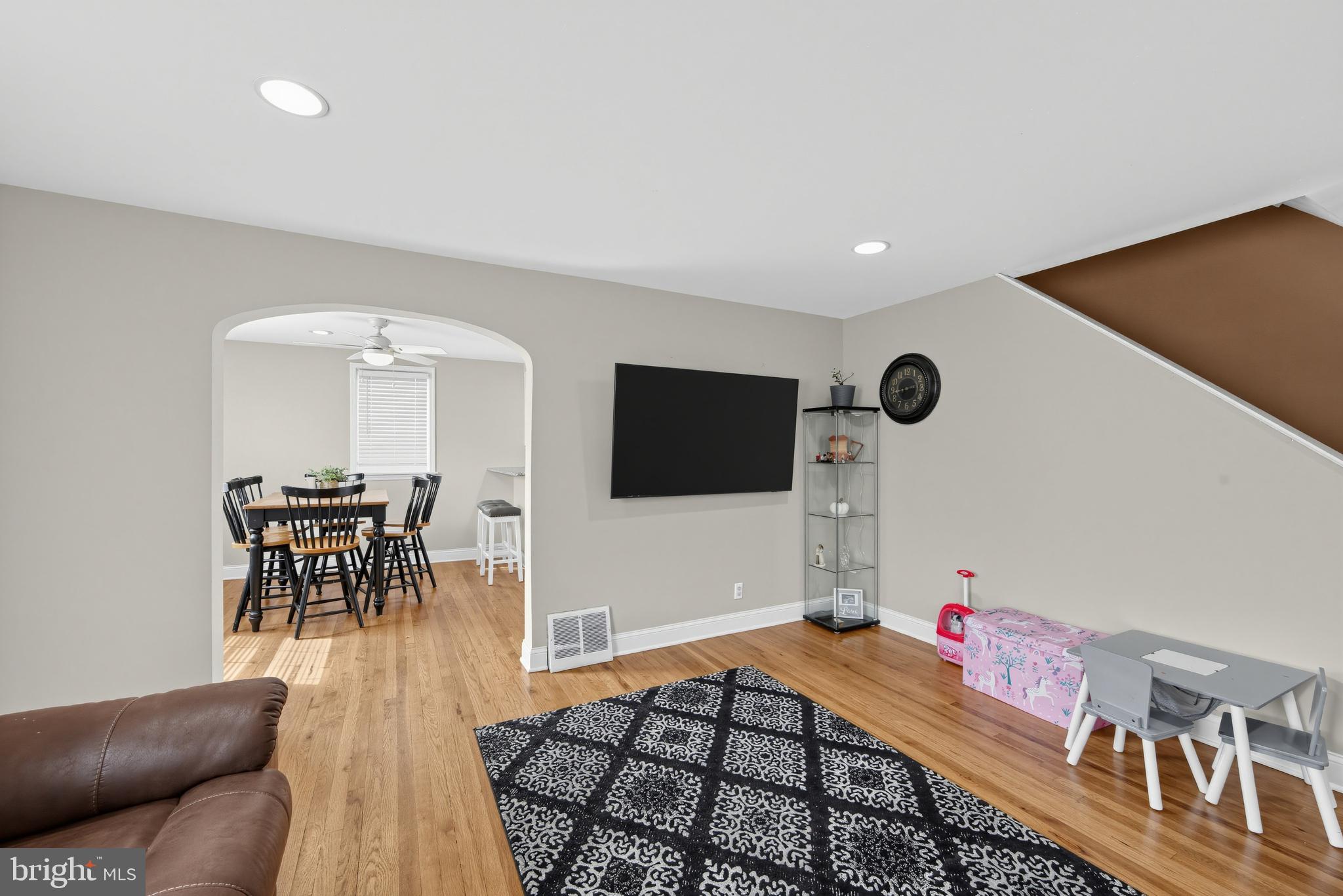 1027 Edgerton Road Clifton Heights, PA 19018 - Photo 12 of 36 Gallery Image 12