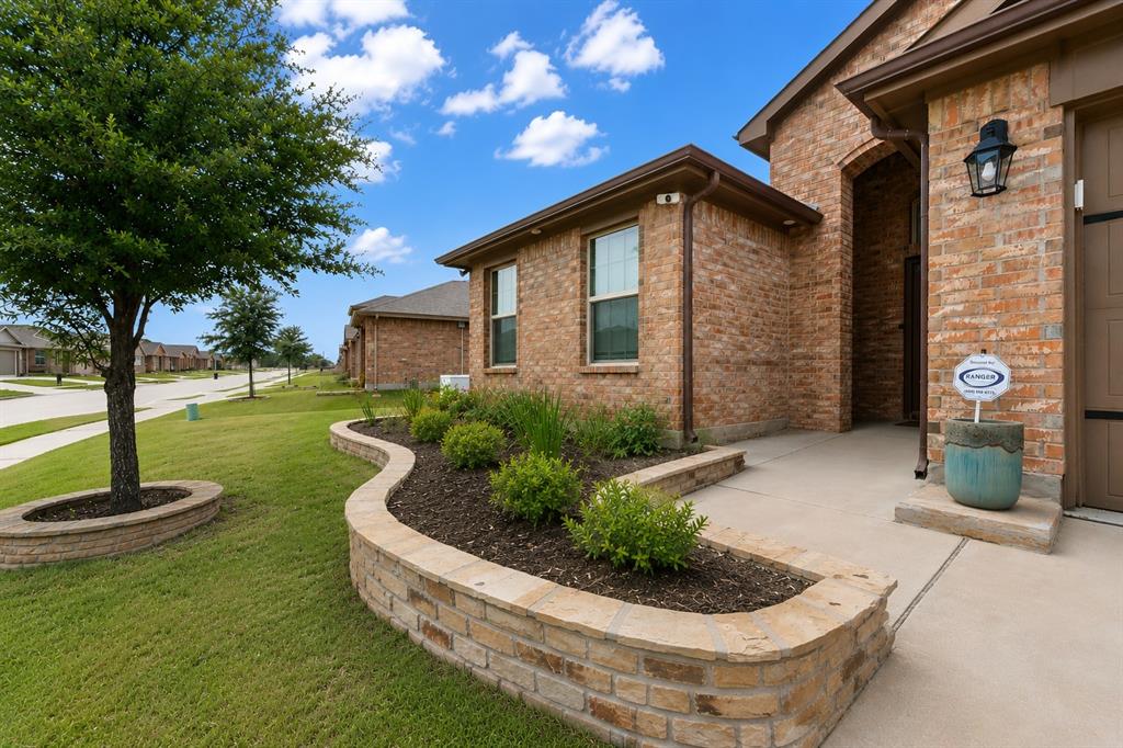 4600 Fringetree Way Crowley, TX 76036 - Photo 5 of 40