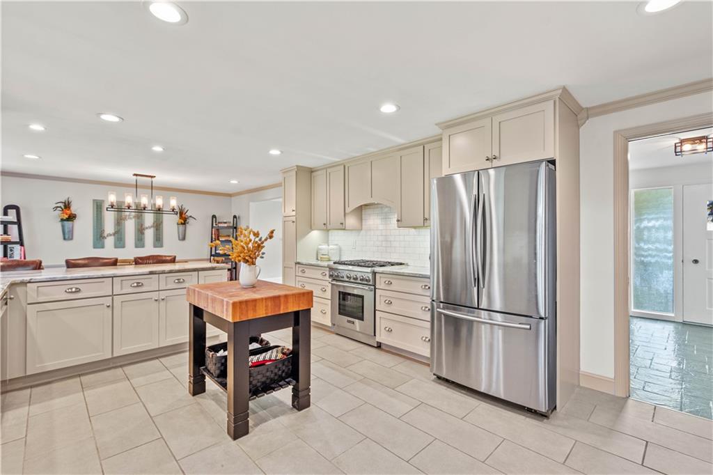 440 Miranda Road Pittsburgh, PA 15241 - Photo 4 of 45 a kitchen with counter top space appliances and cabinets