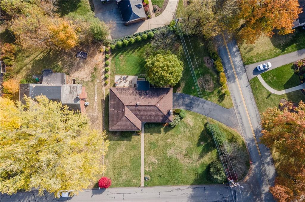 440 Miranda Road Pittsburgh, PA 15241 - Photo 42 of 45 an aerial view of a house with swimming pool and garden
